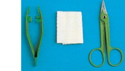 SET PER RIMOZIONE SUTURE CONFEZIONATO IN BLISTER RIGIDO, CONTENENTE FORBICE, PINZA E GARZA - dottorbianchi.it