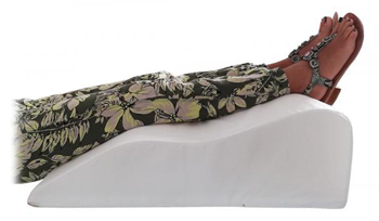 GAMBESANE SPECIALE CUSCINO SAGOMATO, RIVESTITO IN COTONE TRASPIRANTE. FAVORISCE IL DEFLUSSO DEL SANGUE MANTENENDO LE GAMBE IN POSIZIONE ELEVATA RISPETTO AL CUORE - dottorbianchi.it