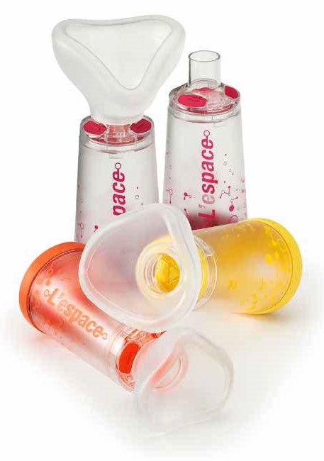 CAMERA DISTANZIATRICE PER EROGATORI SPRAY PREDOSATI L'ESPACE 220ML PER ADULTI SPAZIO MORTO 88ML CON MASCHERA VALVOLA INSPIRAZIONE 2 VALVOLE ESPIRAZIONE CODICE COLORE MAGENTA - dottorbianchi.it